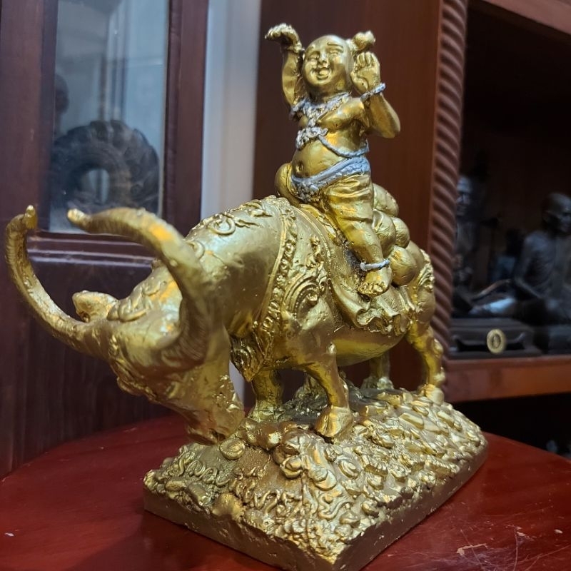 กุมารทองกวักทรัพย์ขี่วัวธนู เนื้อทองเหลืองลงสีทองสวย สูง 8 นิ้ว ฐาน 7×4 นิ้ว
