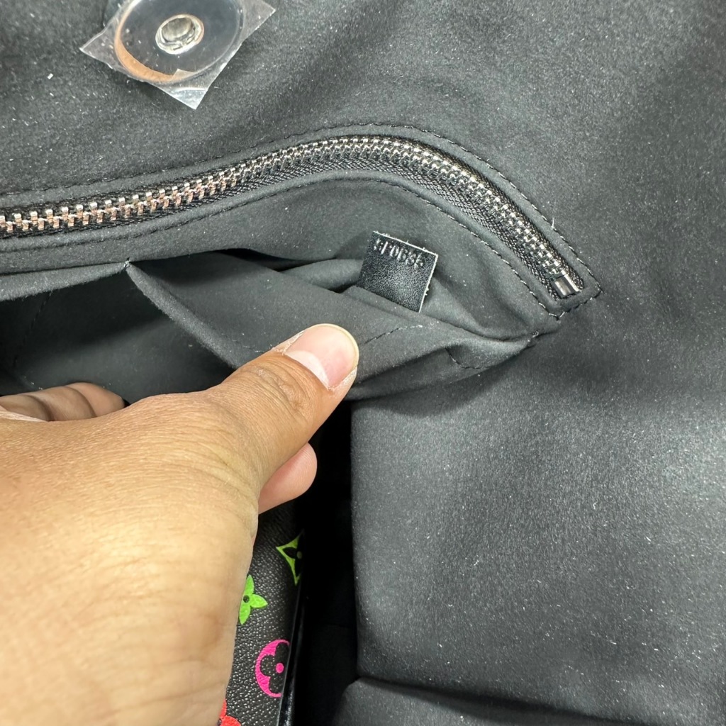 ORI | CarryAll Vibe Bag Murakami ใหม่ล่าสุด กระเป๋าสะพายทรงสวย ดีไซน์เรียบง่ายคลาสสิค หรู ดูผู้ดี มาพร้อมใบลูก