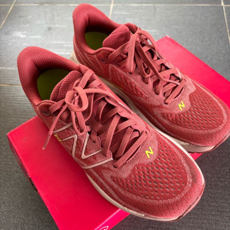 รองเท้า New Balance W880x13 Running