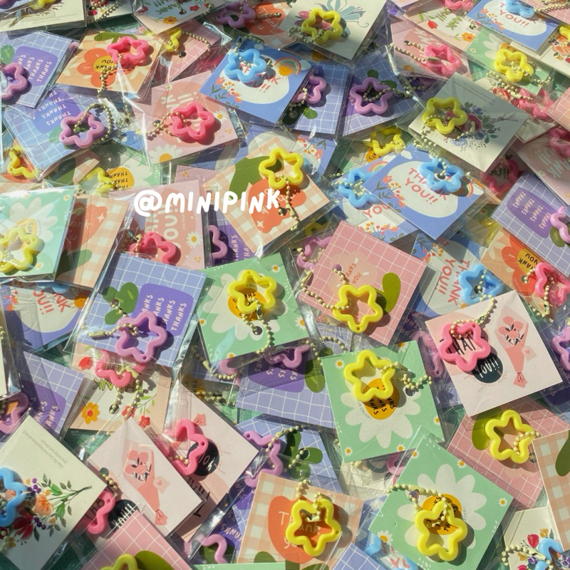 ของขวัญปัจฉิม (ส่งเร็วที่สุด🇹🇭) พวงกุญแจ ราคาถูกสุด คละแบบคละสี - MINIPINK