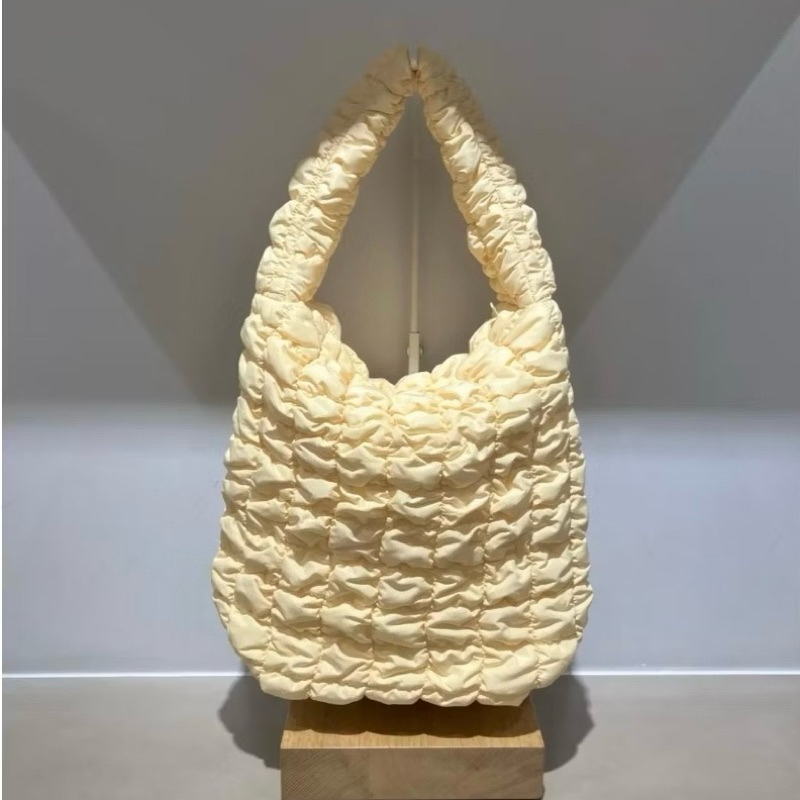 (พร้อมส่ง) กระเป๋า Cos Quilted Mini Tote สี Light Pink/Light Yellow/Dark Mole ของแท้100% - รูปที่ 6