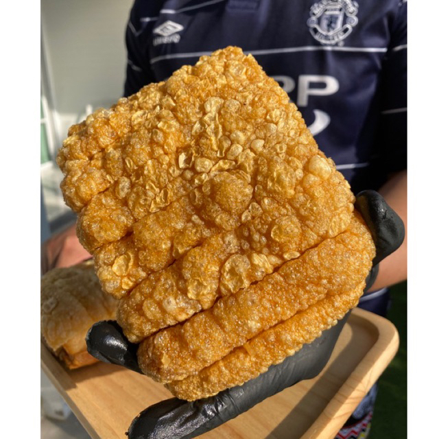 หมูกรอบสำเร็จรูป พร้อมทาน ทำสดใหม่รอเตรียมสินค้า1-2 วัน (หมูกรอบจ่านนท์)