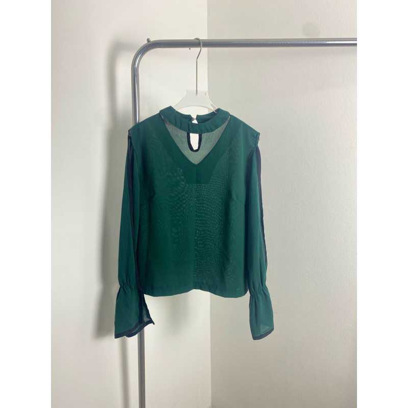 Lady Apple-เสื้อแขนยาว ผ้าชีฟองเขียวเข้ม แต่งผ่าแขน