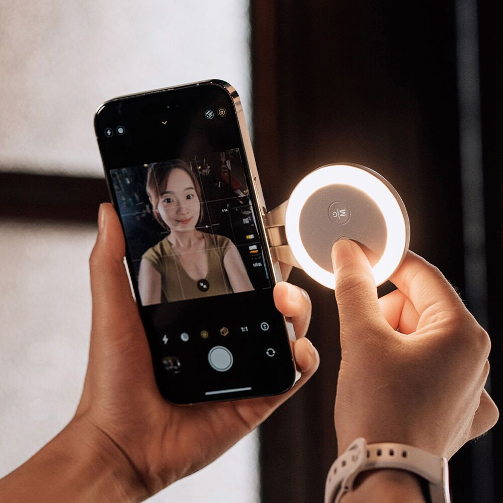 PGYTECH MagGlow Phone Fill Light P-PG-011 /P-PG-012 ประกันศูนย์ไทย 1 ปี