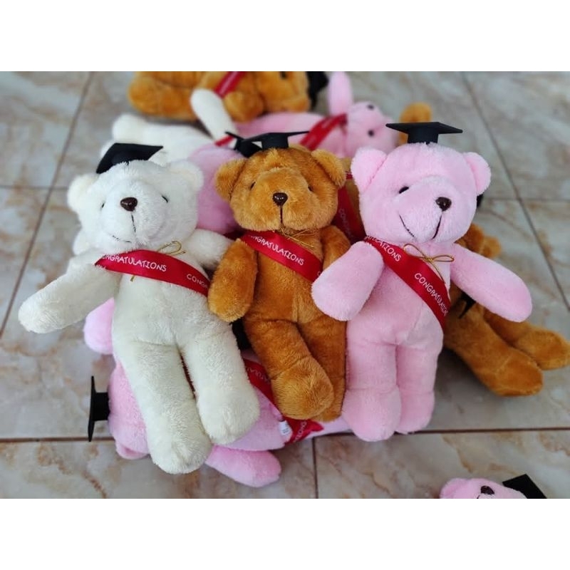 หมีปริญญาขนาด11-12นิ้ว ของขวัญปัจฉิม 1แพ็คได้12ตัวคุ้มสุดๆ เหมาะสำหรับแจกนักเรียนปัจฉิม บัณฑิตน้อย จัดช่อดอกไม้
