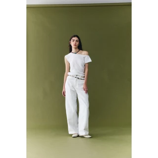 STUDIO UNKNOWN - Nash Knit Top เสื้อนิตตัดต่อเทคนิคการทอลายดีไซน์ปลายรุ่ย