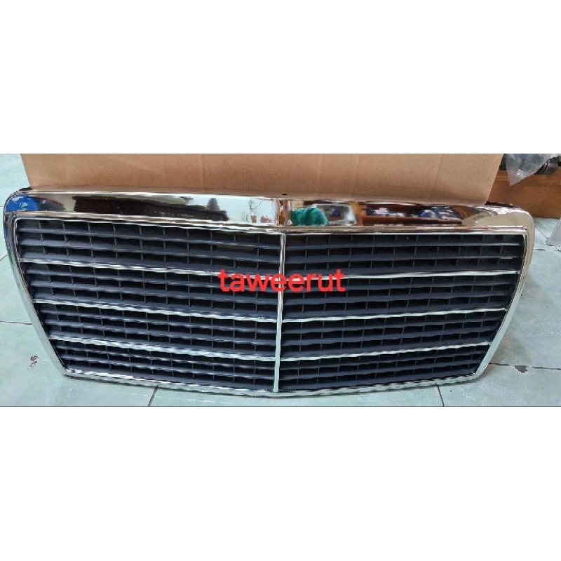 Benz หน้ากระจัง E220 W124 รุ่นstandard ธรรมดา พร้อมคิ้ว7เส้น