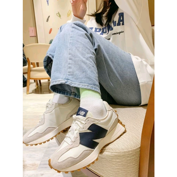 NB 327 Retro lace up Off-white sneakers ออฟไวท์ รองเท้าผ้าใบ