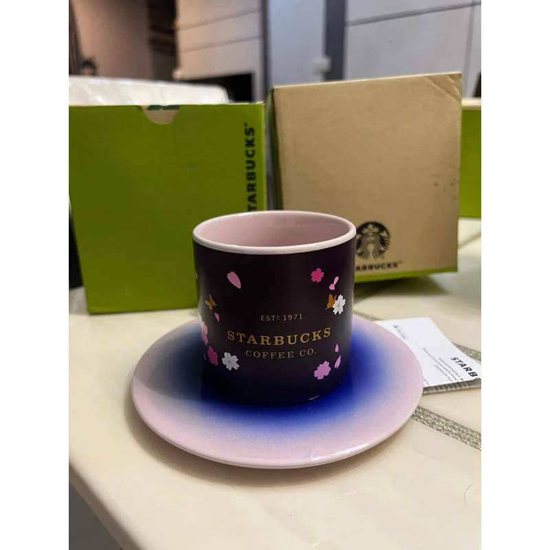 แก้ว Starbucks เปลี่ยนสี