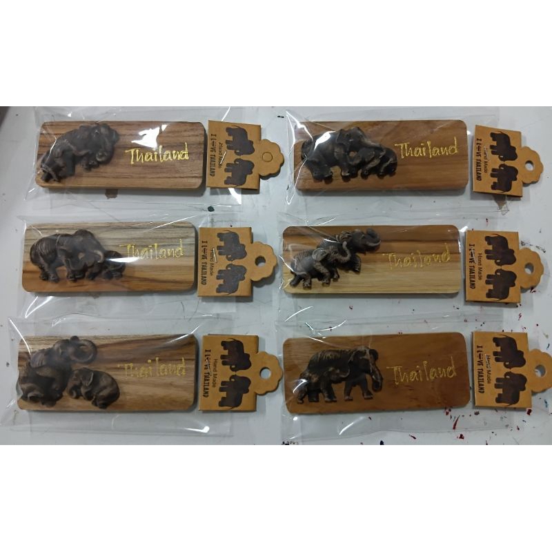 แม่เหล็กไม้สักติดช้างเรซิ่นขนาด4×10ซม ชุด 10 ชิ้น