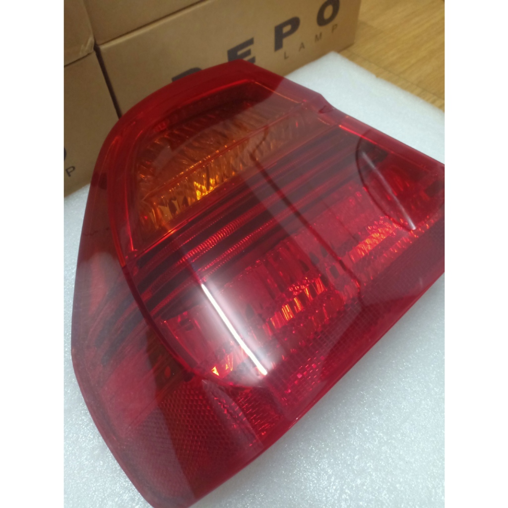 ไฟท้าย BMW E90 PRE LCI (05-08)