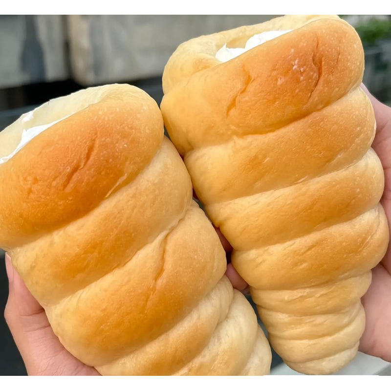 ขนมปังครีมฮอร์น เค้กโรล ข้าวแต๋น ขนมโบราณ