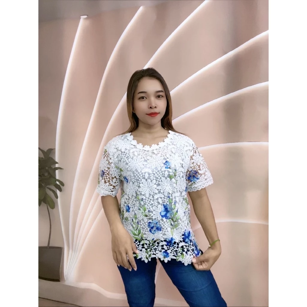 เสื้อลูกไม้ลายดอก รุ่น41 แขนสั้น คอกลม มีซับใน อก42นิ้ว thumbnail 3