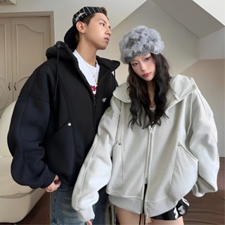 Karants เสื้อฮู้ดซิปโลโก้โลหะ คอสูง กระเป๋ากว้าง ทรง Cropped…