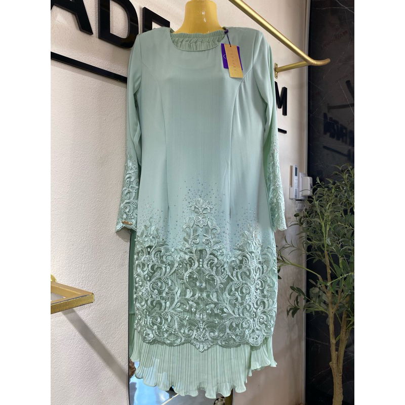 เสื้อผ้าแบรนด์ MANIS