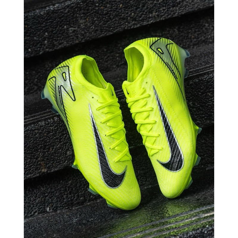 รองเท้าฟุตบอลNIKE MADVOLTAGEPACK 💚🤍 #MV16  #Gx2 #Luna2 #Tiempo10