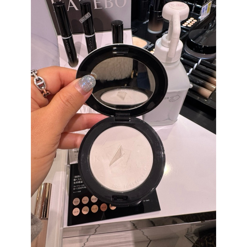 พร้อมส่ง kanebo crystallized fix powder แป้งนางฟ้าเบลอรูขุมขนฮิตที่สุดในตอนนี้ ของใหม่กล่องซีล