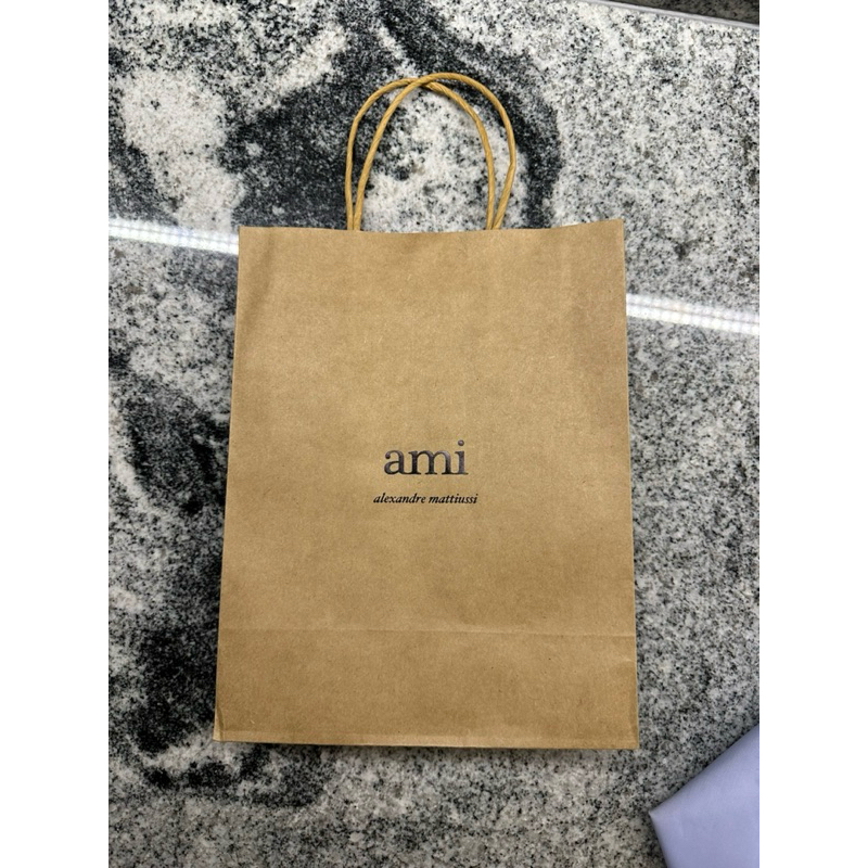 พร้อมส่ง ‼️ถุงกระดาษ ami paris แท้ 💯