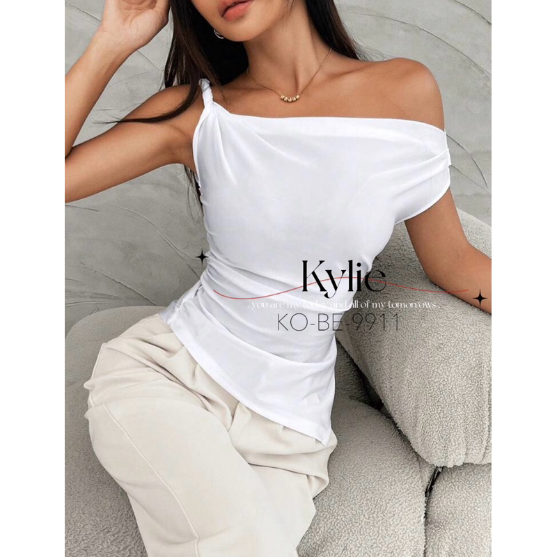 Kylie 🤍 เสื้อยืดม้วน1 ข้าง ไหล่ตก1 ข้าง ทรงคุณหนูเรียบหรู 🤍 พร้อมส่งจากไทย 🇹🇭