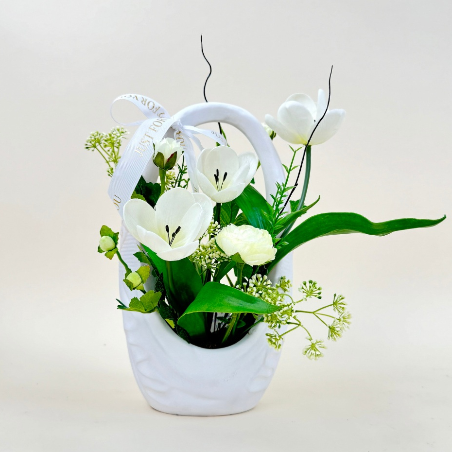 Akara Dokmaii กระเช้าดอกไม้ปลอม กระเช้าดอกไม้แสดงความยินดี