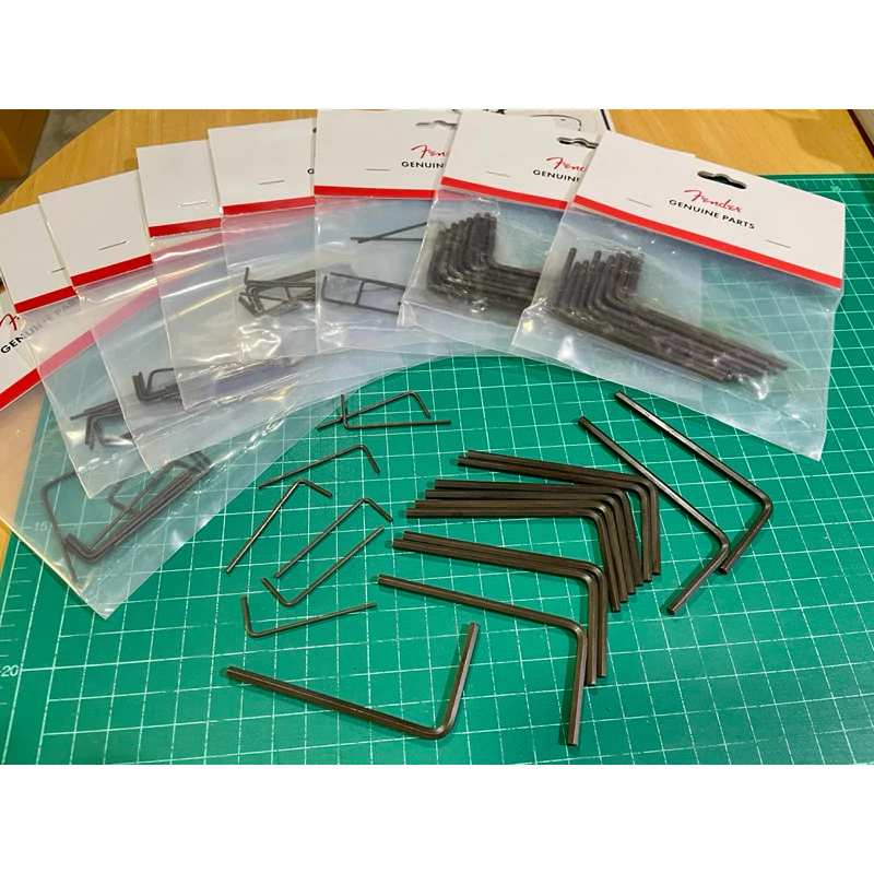 ประแจหกเหลี่ยมใช้ตั้ง Saddle ขนาด 0.050 ของ Fender แท้ และ ประแจขันคอหกเหลี่ยม ขนาด 1/8" ของ Fender แท้