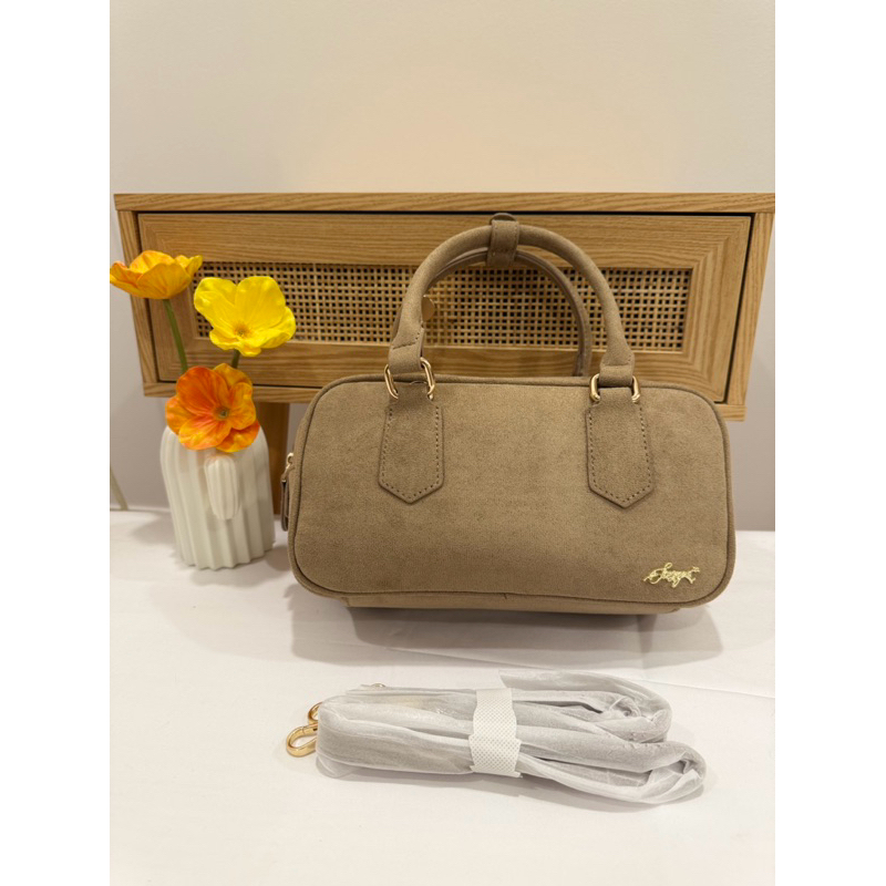 กระเป๋าSosy bag รุ่น Scottish น้องเป็นกำมะหยี่หนังกลับน่ารักมาก ถ่ายจากสินค้าจริง