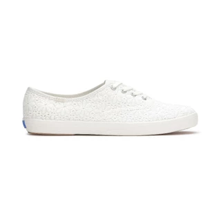 KEDS รองเท้าผ้าใบแบบผูกเชือก รุ่น CHAMPION FESTIVAL EYELET สีขาว ( KW-CHAMP-5B-110 )