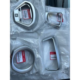 ชุดรวม4ชิ้นงาน ศูนย์แท้ 100% เบิกใหม่ใหม่สดๆพร้อมส่งเลยจ้าส่…