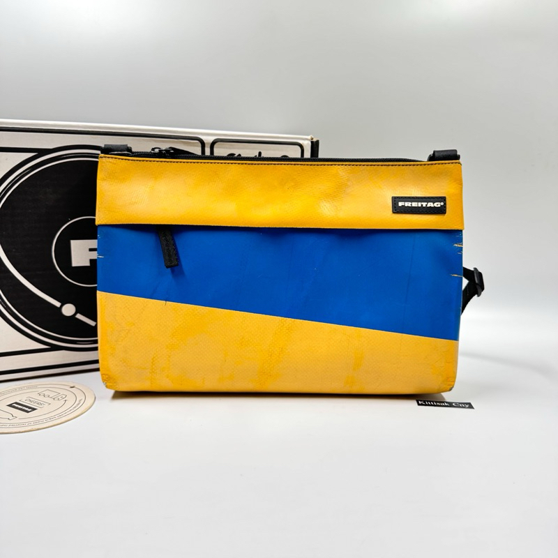 Freitag Lou ผ้าเหลืองคาดน้ำเงิน🟡🔵