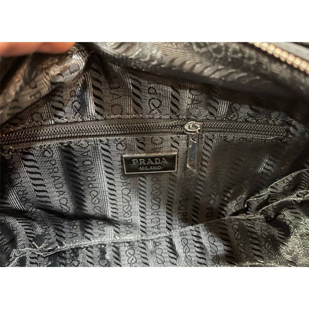 พร้อมส่ง กระเป๋าสะพายข้าง ผ้าไนล่อนสีดำ พราด้าP R A D A crossbody Size11นิ้ว