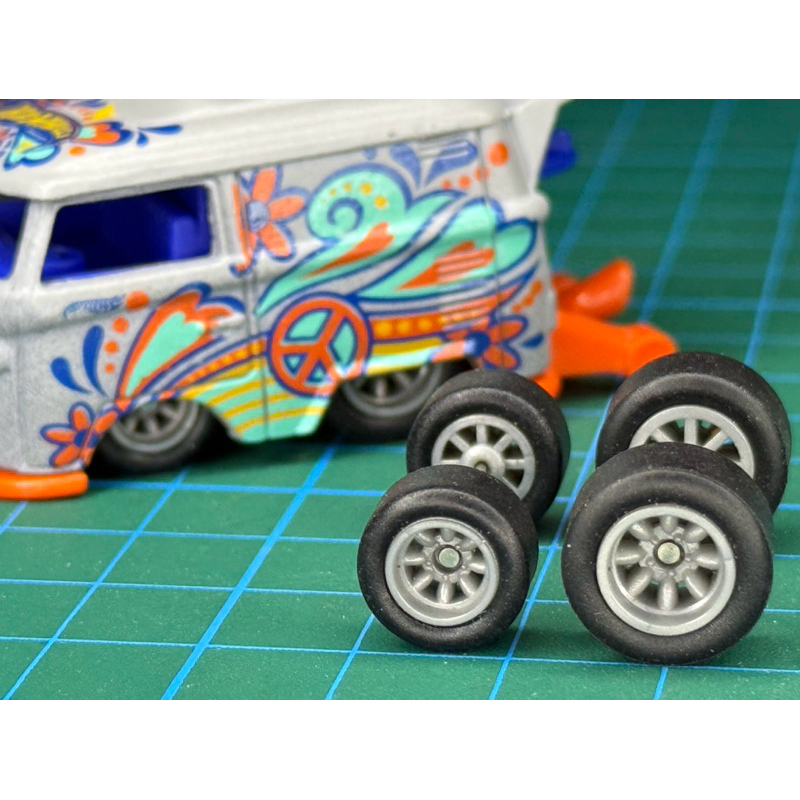 ล้อยาง สำหรับ ปรับแต่ง รถโมเดล 1:64 Hotwheels / Tomica / Choro-Q ล้อหน้า เล็ก ล้อหลัง ใหญ่ ลาย Watanabe 8 ก้าน