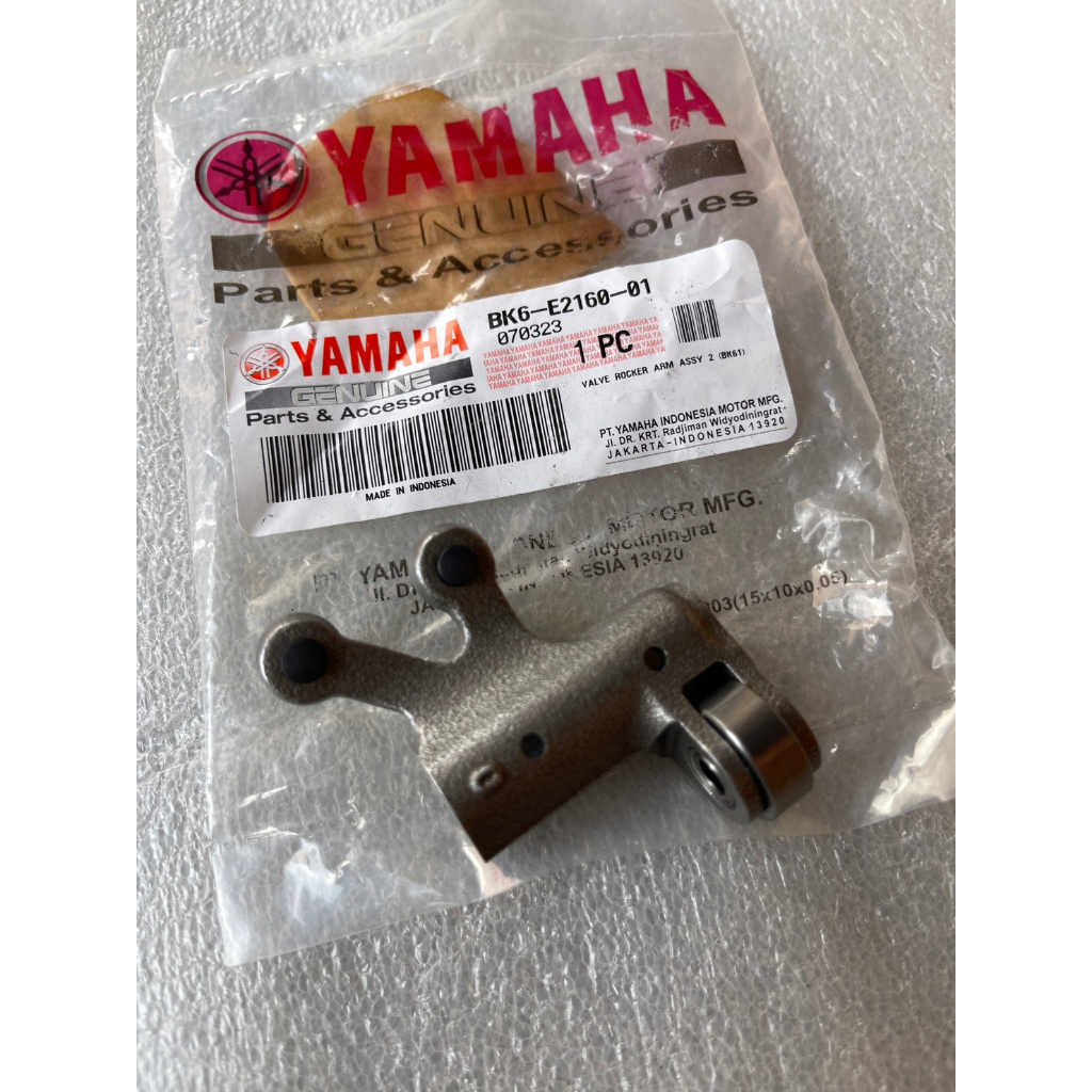 BK6-E2160-01 กระเดื่องวาล์วไอเสีย AEROX, NMAX 155, R 15 NEW แท้ศูนย์ (Valve Rocker Arm Assy.)