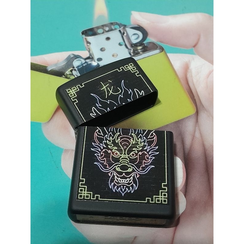ือะไหล่ถังนอก zippo ของแท้ ของใหม่ไม่ผ่านการใช้งาน สีดำลายแบบสกรีนรูปหัวมังกร