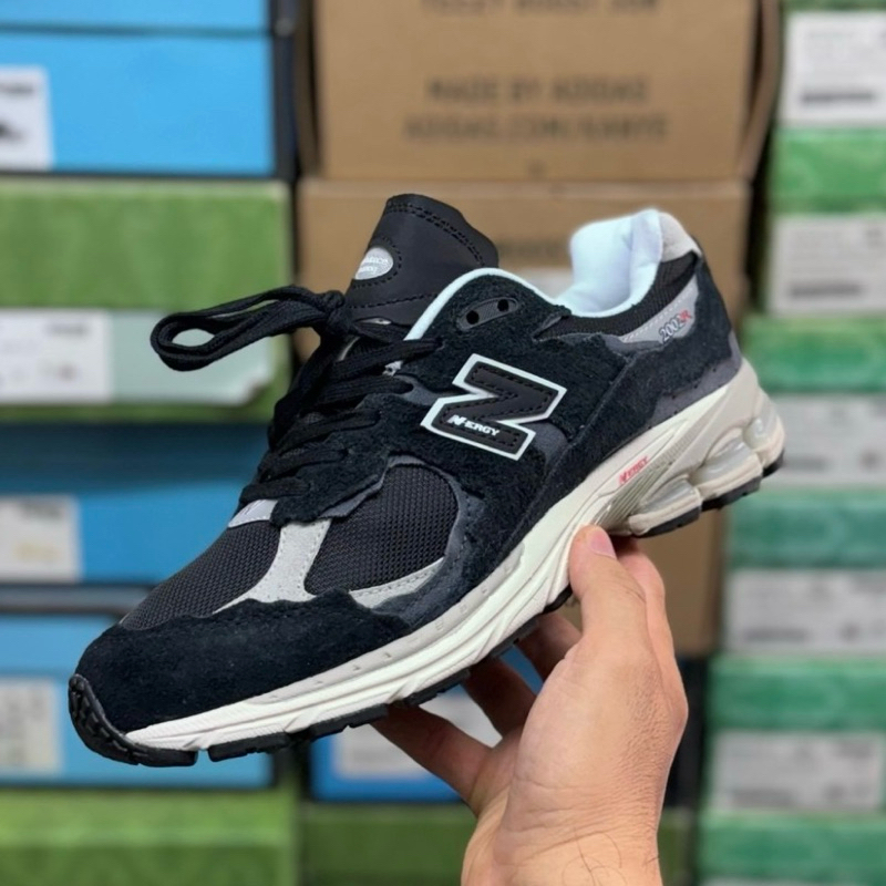 รองเท้าผ้าใบผู้ชาย รุ่น 2002R พร้อมกล่องแบรนด์📦 รองเท้าผ้าใบผู้หญิง Unisex ใส่สบาย