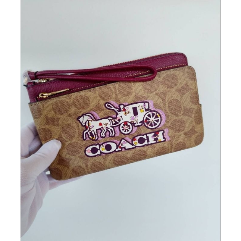 Coach แท้ 💯  คล้องมือ 2L
