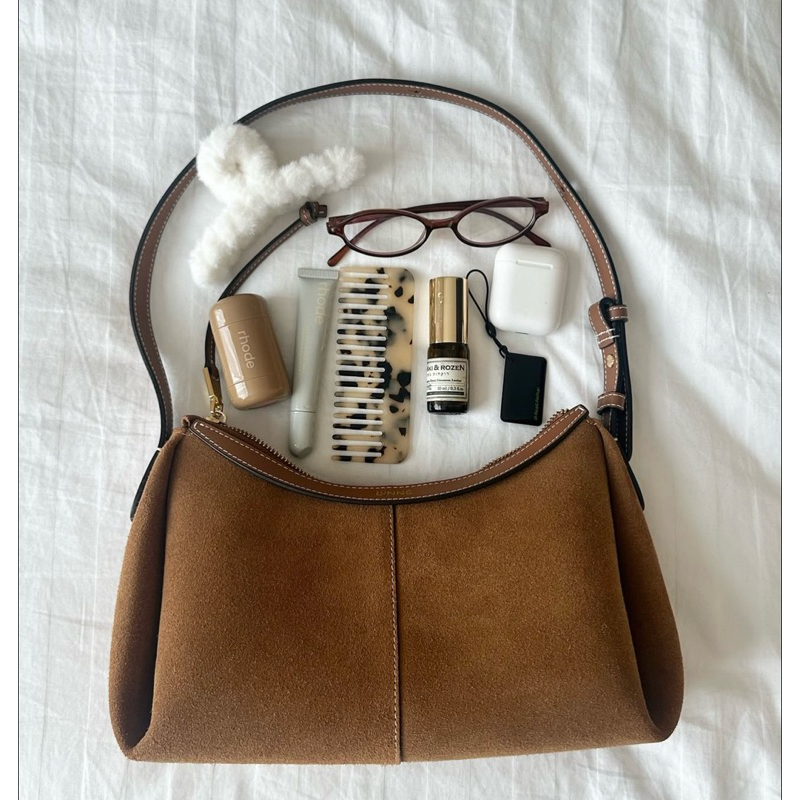 ส่งต่อ(พร้อมส่ง)กระเป๋า lunne รุ่น Suede สี Tan