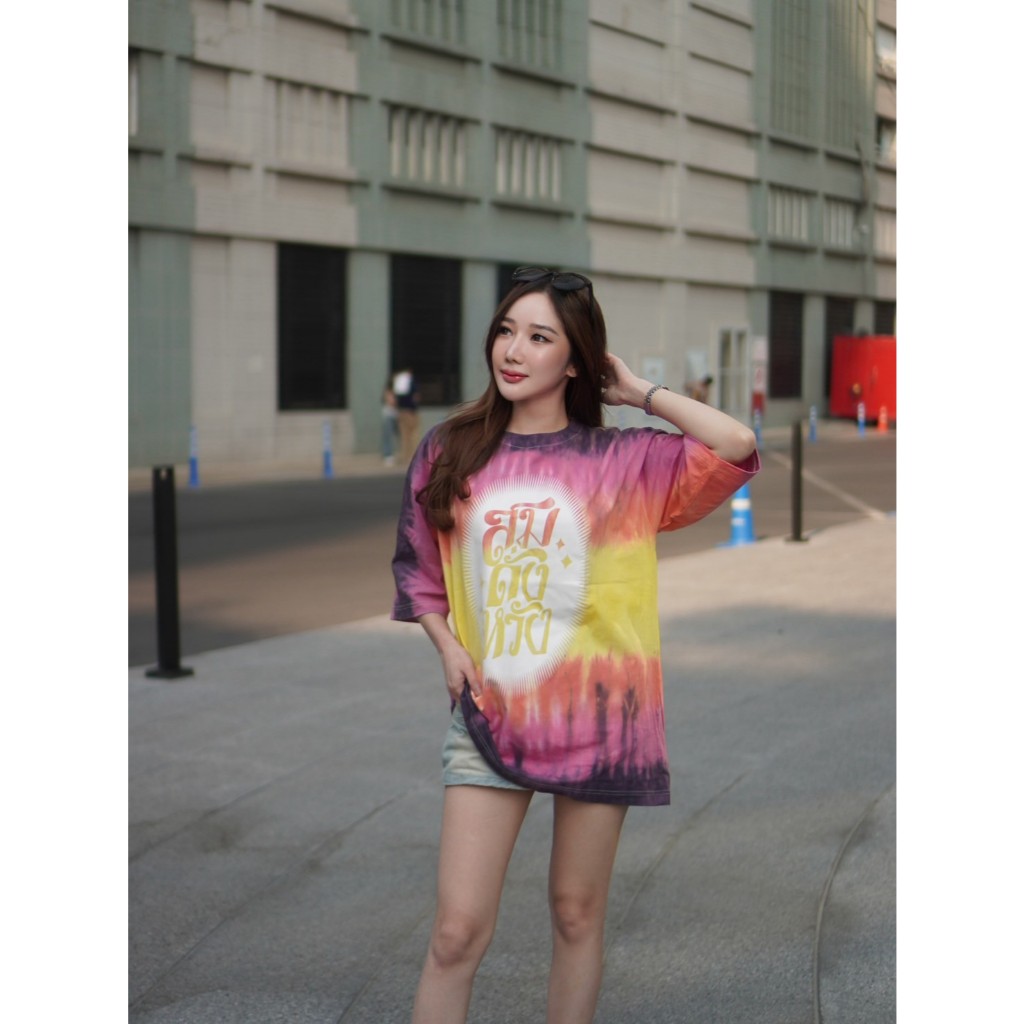 BANGKOK TALES: TOP-เสื้อมัดย้อม-แขนสั้น-สมดังหวัง-2025 - รูปที่ 2