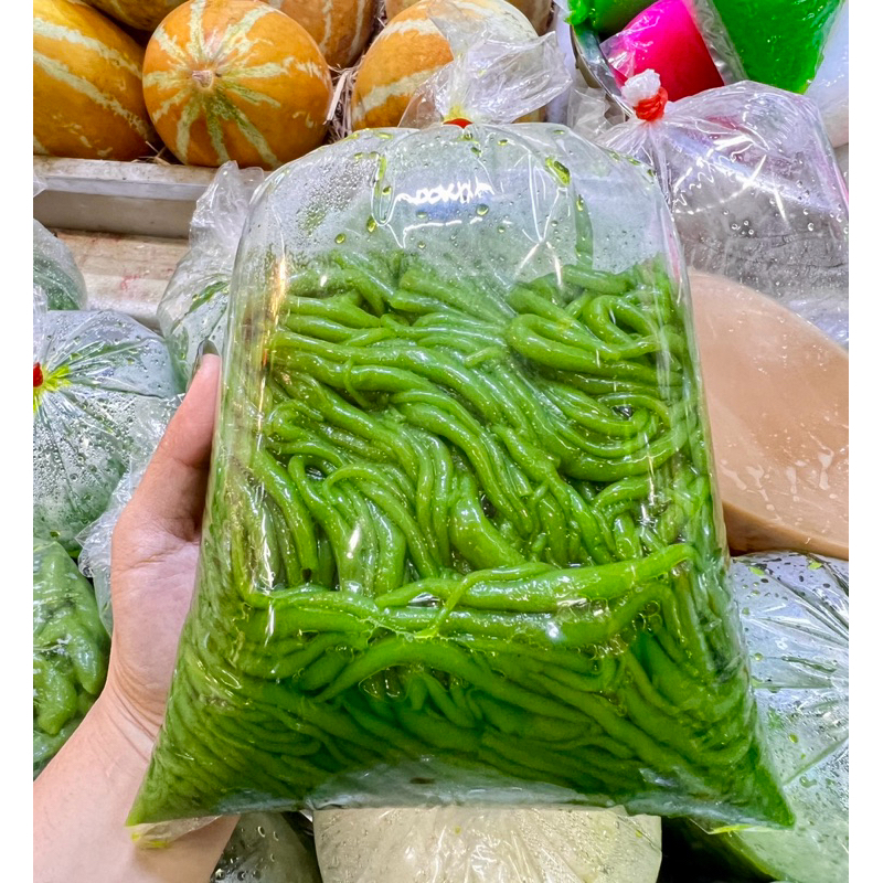 ลอดช่องใบเตย (มีสีผสมอาหาร)สีเข้ม ไม่ขม เส้นนิ่ม มีกลิ่นใบเตย