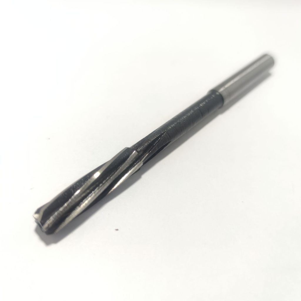 รีมเมอร์ฟันเลื้อยไฮสปีดอี Reamer HSS-E ขนาด 8.1-8.9 mm เคลือบดำช่วยให้รีมเมอร์คงทนมากขึ้นด้วย งานoem ผลิตไต้หวัน
