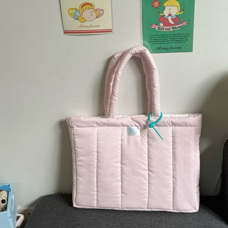 กระเป๋าสีชมพู carry me-Big Pukpik กระเป๋าผ้าสะพายข้าง