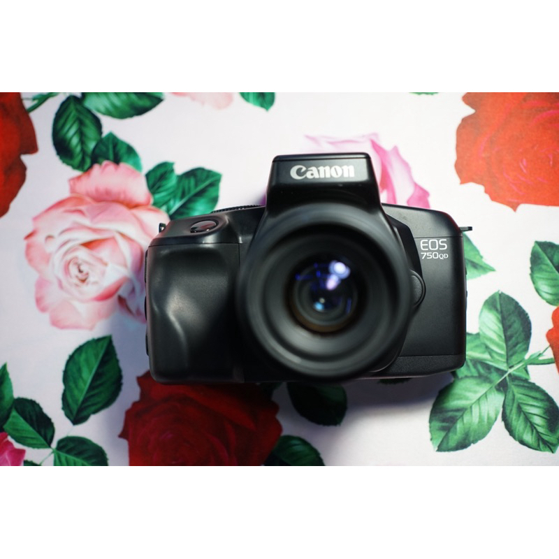 Canon EOS 750QD + 35-70mm 3.5-4.5 EF