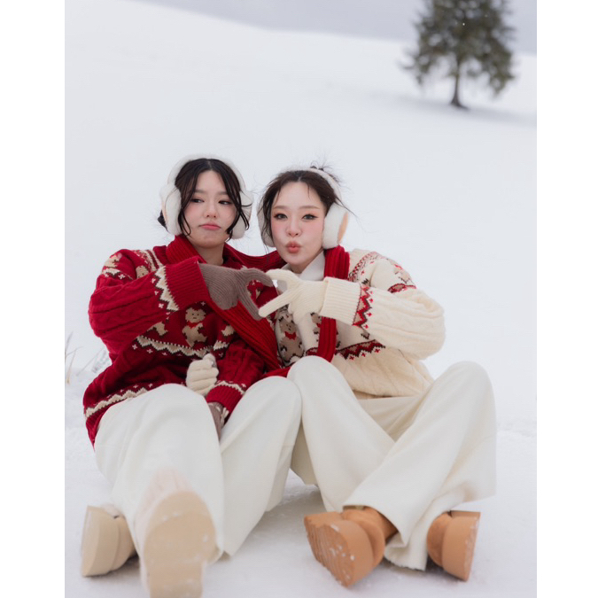 CHRISTMAS x SWEATER สเวตเตอร์คอปีนลายคริสมาสต์