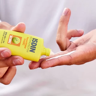 ISDIN FOTOPROTECTOR FUSIONWATER MAGIC BY ALCARAZ SPF50 50ML กันแดดเนื้อบางเบา ทนเหงื่อ ไม่ทิ้งคราบมัน