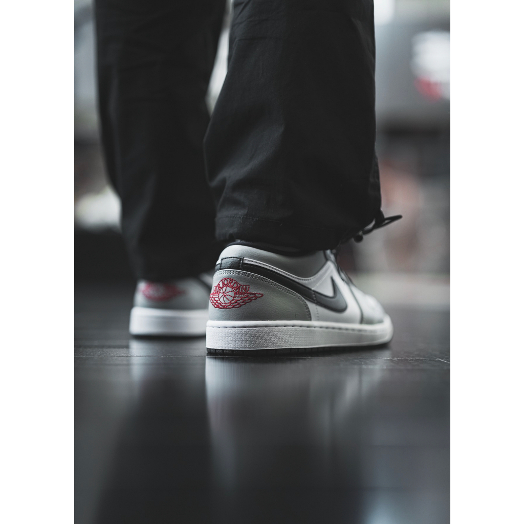 【100% original💯%】AIR JORDAN 1 LOW LIGHT SMOKE GREY 1 LOW แบรนด์ใหม่ รองเท้ากีฬาชายและหญิง