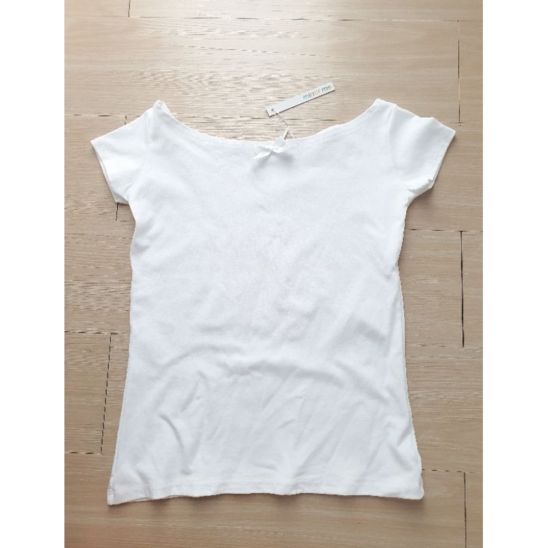 ส่งต่อค่ะ  mirrorme เสื้อปาดไหล่ แต่งโบว์ Clothing Lady ใหม่แบบพร้อมป้ายเลยค่ะ