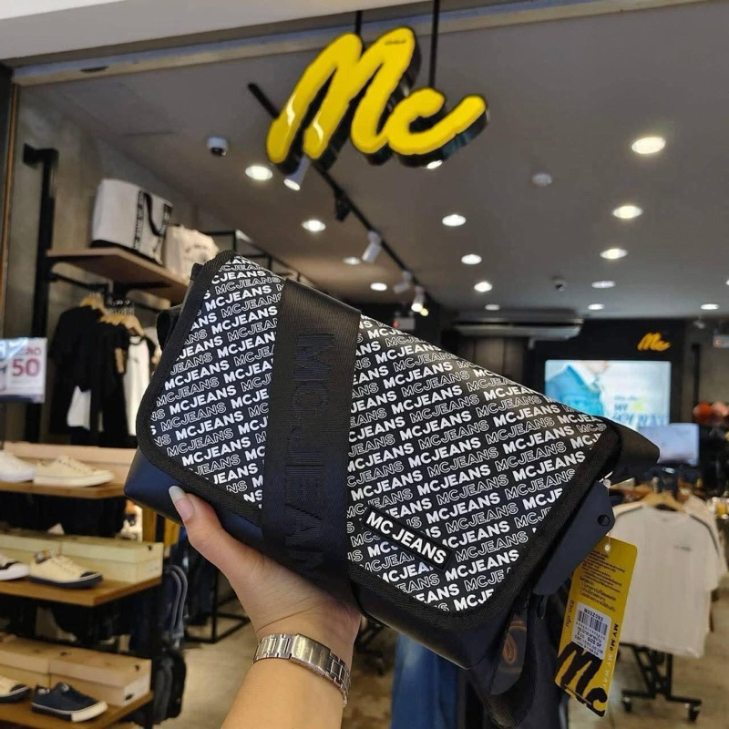 รุ่นขายดีติดอันดับ Mc JEANS กระเป๋าสะพายข้าง แท้จากช้อปในไทย 100% สายปรับความยาวได้