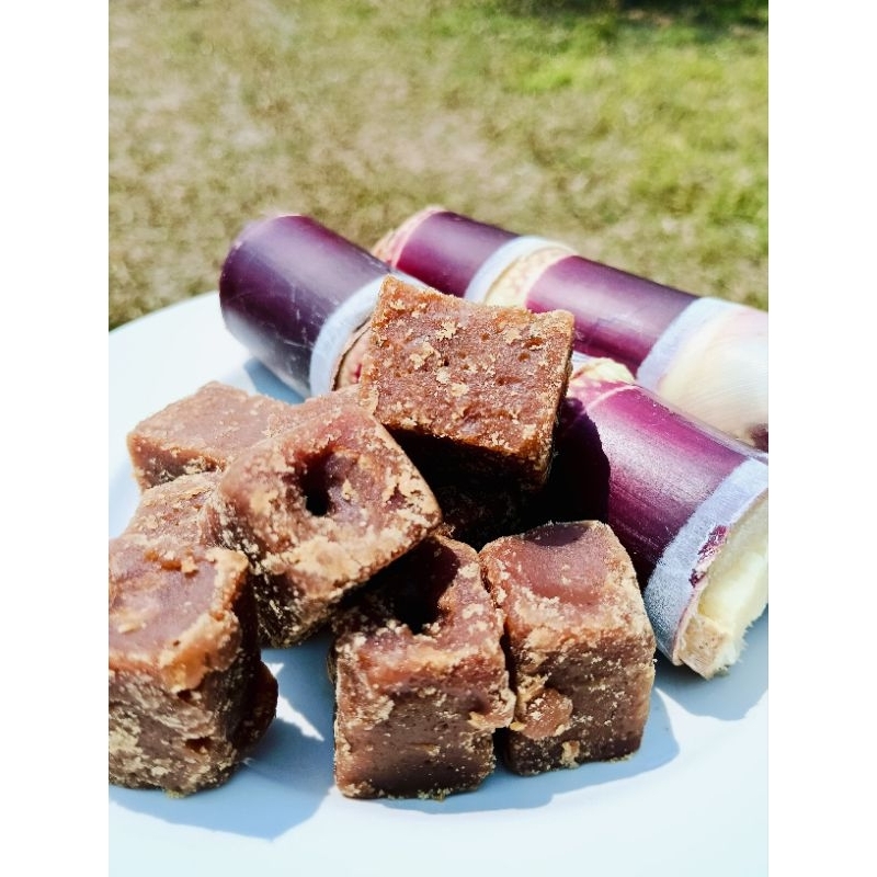 น้ำอ้อยก้อน ผลิตจากน้ำอ้อยแท้  สูตรโบราณ หอม หวาน อร่อย ขนาด 170 กรัม Brown Cane Suger Cube 170 g. ส่งเร็ว ส่งไว ✅
