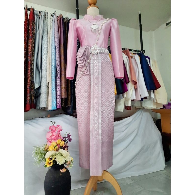 ชุดไทยบรมพิมาน.สีชมพูหวาน ขนาดเสื้อ 32-42 ผ้าถุงตัดตามไซส์จริง (แจ้งไซส์ทักแชทนะคะ)
