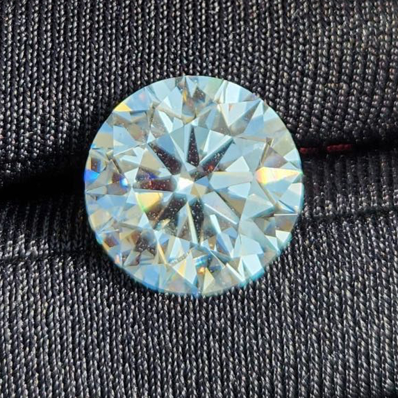 เพชร Round 4.3 ct E VVS2 Lab Grown Diamond CVD - IGI Certificate