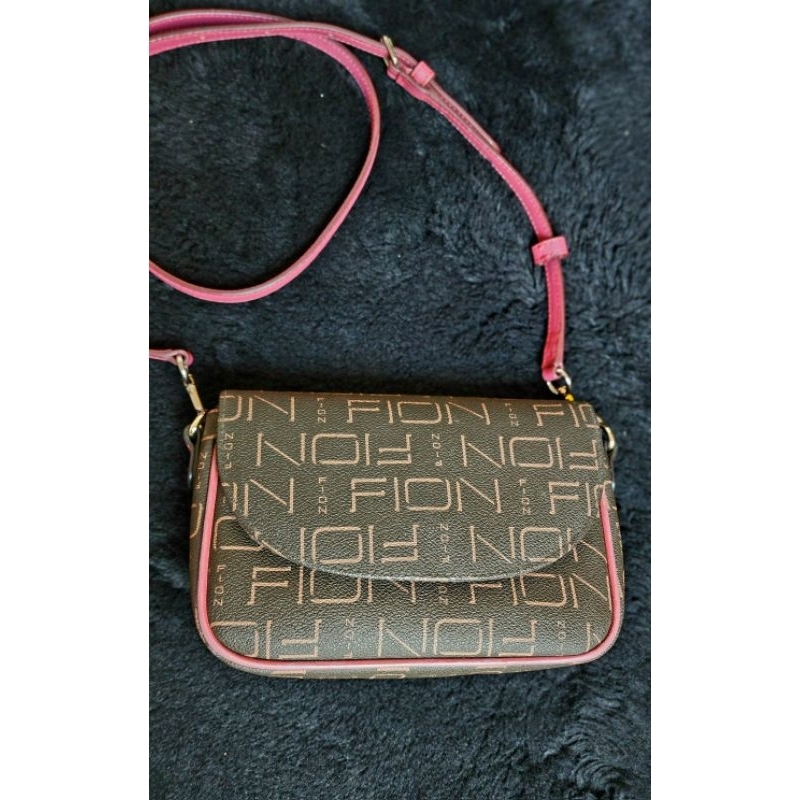 กระเป๋าสะพายแบรนด์ Fion แท้💯